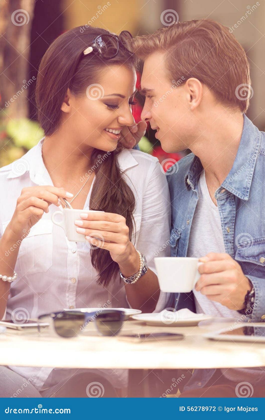 LiliDate: Reinventing Modern Online Dating Experience LiliDate: Reinventing Modern Online Dating Experience